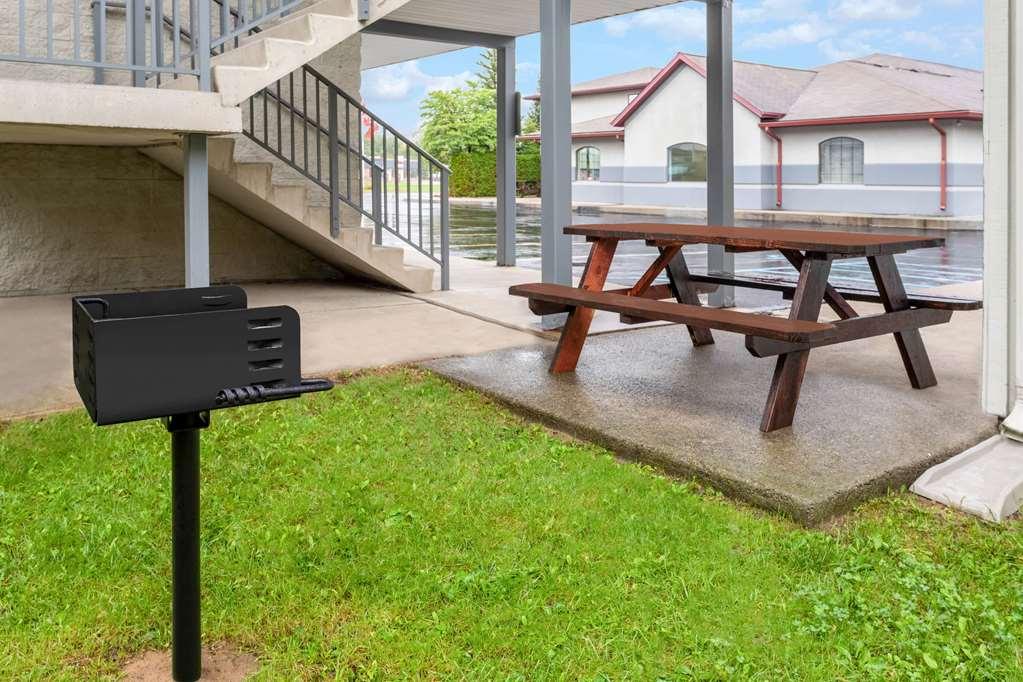Super 8 By Wyndham Marysville/Port Huron Area Exterior foto